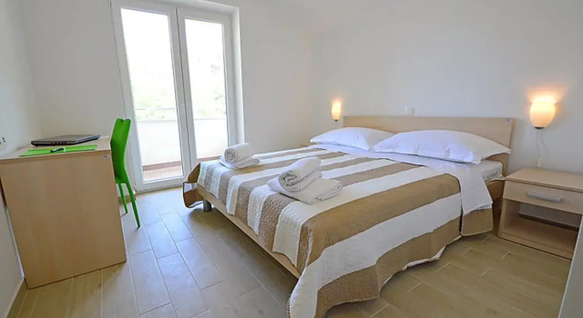 Apartment Iva Krk/Klimno 14356, Prenota Appartamento Hotel a Isole Quarnerine con parcheggio, Parcheggio