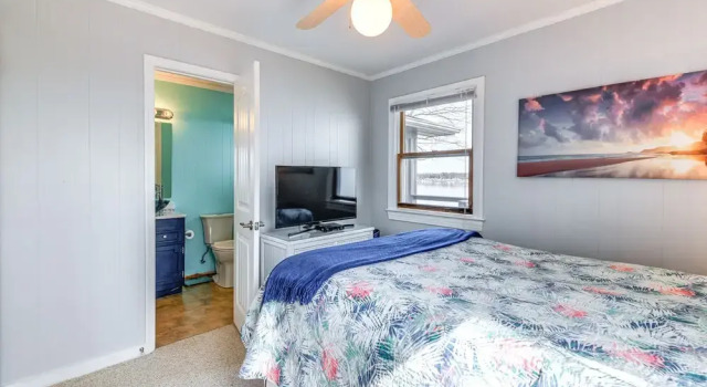Riverfront Colonial Beach Home w/ Private Beach!, Buchen Sie Hotel Colonial Beach Virginia