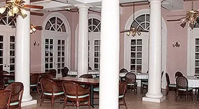 Quality Inn & Conference Center, Забронировать Отель Отели Луизиана с парковкой, Парковка