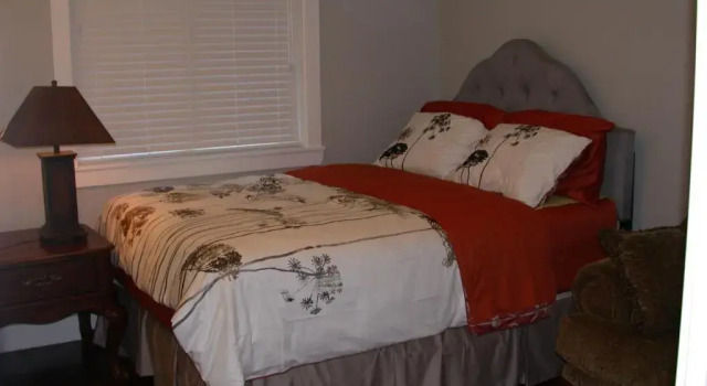 Vancouver Austin Guesthouse, Забронировать Гостевой дом Кокуитлам Lower Mainland British Columbia