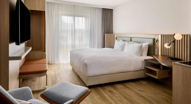 Courtyard by Marriott Magdeburg, Buchen Sie Hotel Magdeburg 