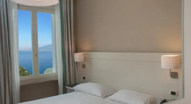 Номер Superior Astoria Hotel