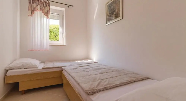 Nice Home in Fazana With Wifi and 2 Bedrooms, Prenota Hotel Hotel a Valbandon con piscina, Piscina