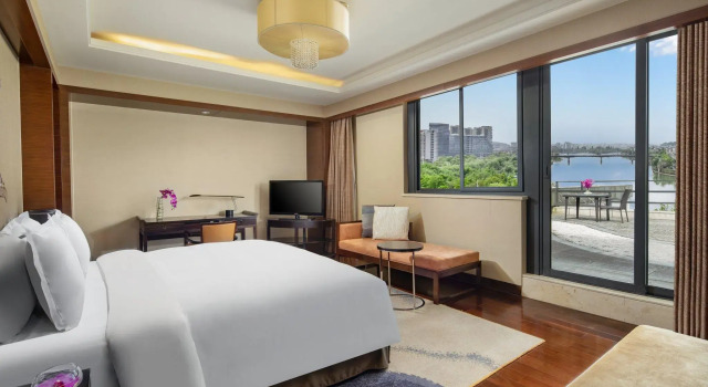 Двухместный люкс c 1 комнатой Crowne Plaza Huangshan Yucheng by IHG