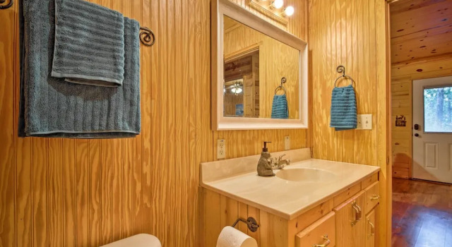 Коттедж Broken Bow Cabin w/ Hot Tub, Near Hiking + Fishing