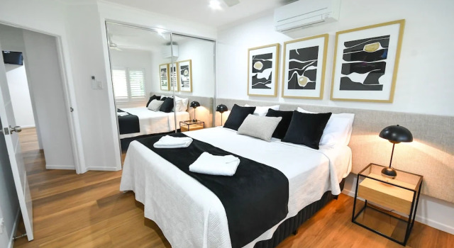 Вилла Birds n Bloom Cottages