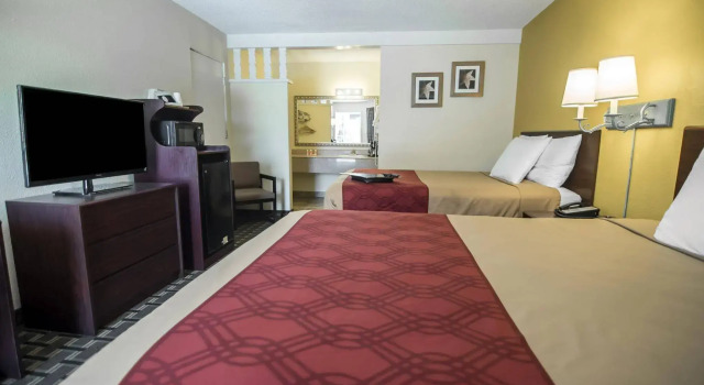 Econo Lodge Downtown Albuquerque, Rezerwuj Hotel Hotele w Albuquerque z parkingiem, Parking