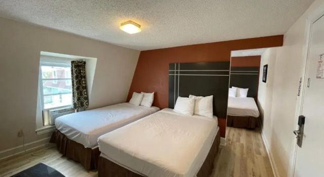Четырёхместный номер Standard Wildwood Inn