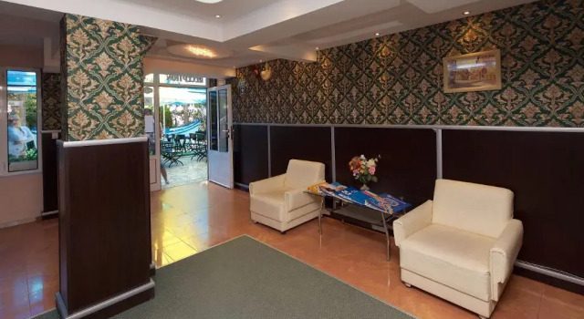 Elvira Hotel