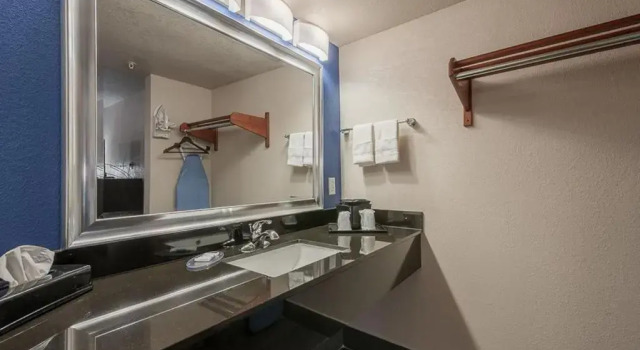 Номер Standard Stratford House Inn