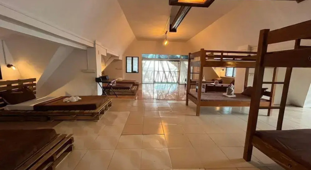 Кровать в общем номере On Board Panglao Beach Hostel & Resort