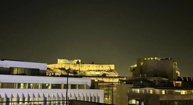 Modern, quite 1-BDR apt near Acropolis, Забронировать Отель Неос-Космос Афины, рядом с Холм Филопаппос