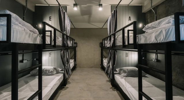 Кровать в общем номере (женский номер) Bed & Bike Hostel