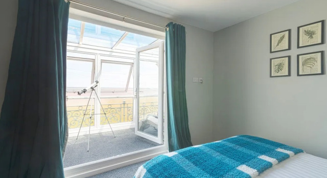 Коттедж с балконом Marina Beach House