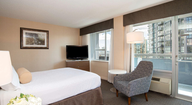 Двухместный номер Standard с балконом Best Western Premier Chateau Granville Hotel & Suites & Conference Centre