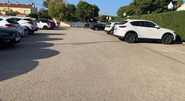 Апартаменты Apartamento con piscina y parking
