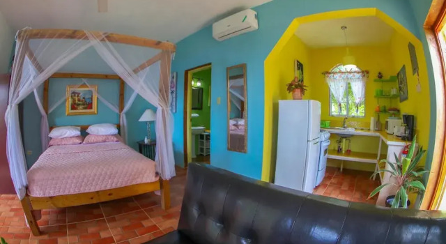 Sea Breeze Studio, Rezervovat Hotel Hotely v Westmoreland s parkováním, Parkování