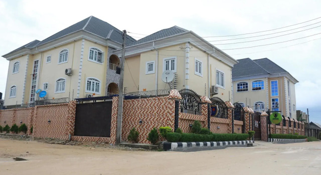 Resdon Hotel and Suites