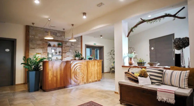 Hisa Krasna, Rezerwuj Hotel Sezana Kras