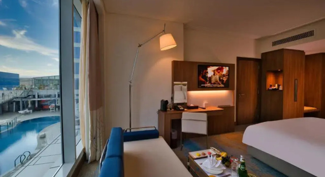 Двухместный номер Superior с видом на бассейн Novotel Jazan