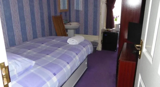 Seashells Guest House, Book Pension Hoteller i Grampian med parkering, Parkering