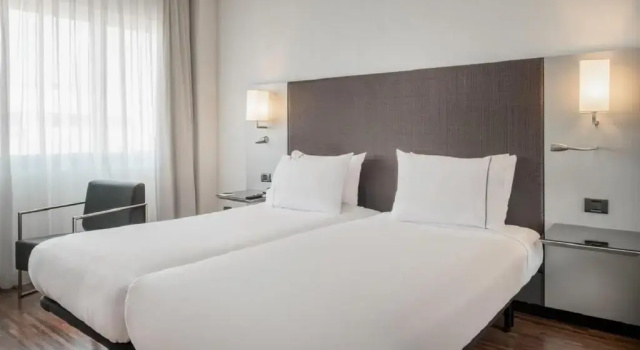 Standard Twin room AC Hotel by Marriott Pisa
