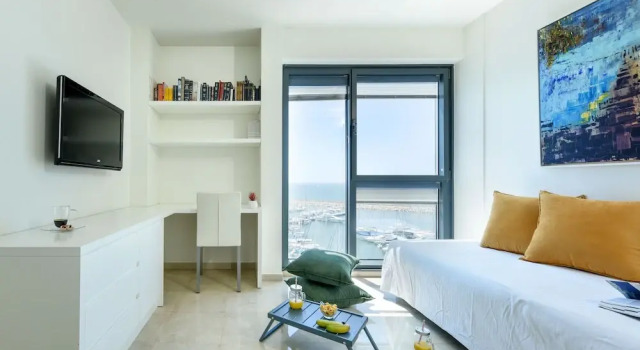 Deluxe 2 Bedroom Apartment in Herzylia, Prenota Appartamento Herzelia Center District Israel