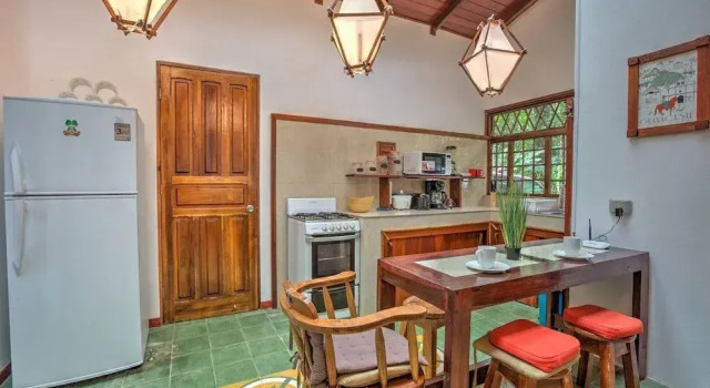 Villa 4 - Amazing 2 Bed Villa - Private Garden, Varaa Villa Cocles Limon