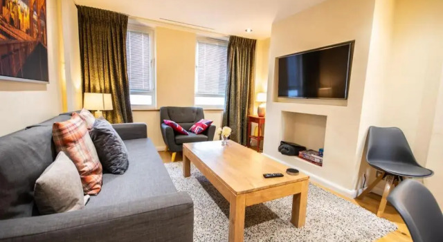 Tower Bridge 2BR apartment for 6 with terrace, Varaa Huoneisto Asunnot kohteessa Merseyside, Huoneisto