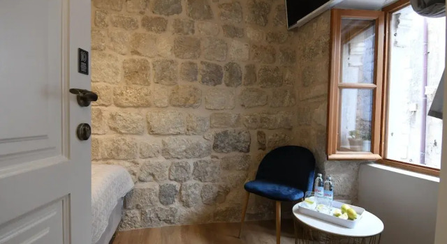Номер Classic Live Laugh Love Dubrovnik Luxury Rooms