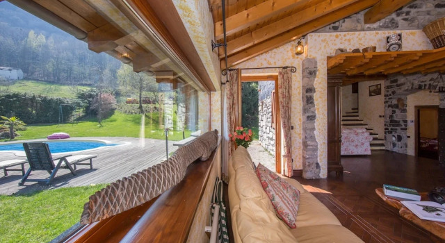 Villa Victoria in Macchero, Prenota Villa Hotel a Como con parcheggio, Parcheggio