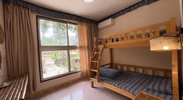 Люкс с 3 комнатами с видом на реку Bihai Miaojia Inn