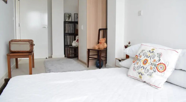 Bright 1 Bedroom Flat in Limehouse