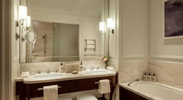 Люкс Superior Corinthia Grand Hotel Astoria Brussels