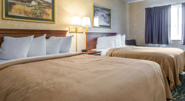 Четырёхместный номер Standard Quality Inn & Suites Titusville