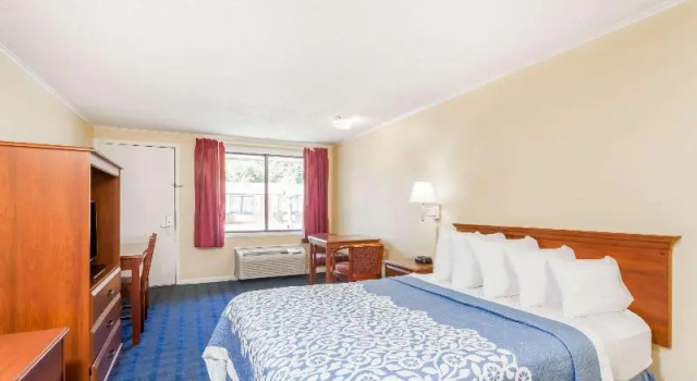 Трёхместный номер Business Days Inn by Wyndham Dover Downtown