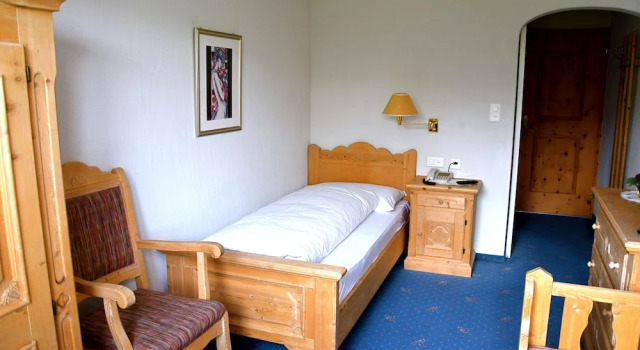 Hotel Salastrains, Book Hotel St. Moritz Engadin