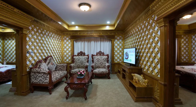 Номер Royal Su Tine San Royal Palace Hotel