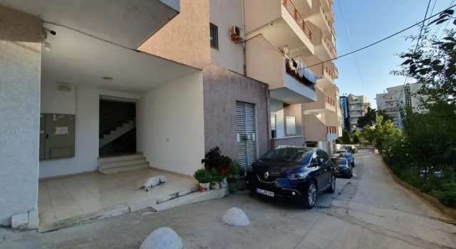 Dream House   (No Front Desk For Check In Please Contact The Property At Least 5 Days In Advance), Rezerwuj Hotel Hotele w Durres County z parkingiem, Parking