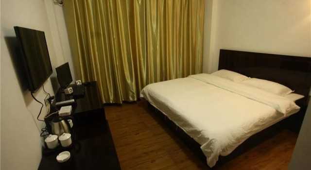 Nan'an Business Hotel, Prenota Hotel Hotel a Enshi Prefecture con parcheggio, Parcheggio