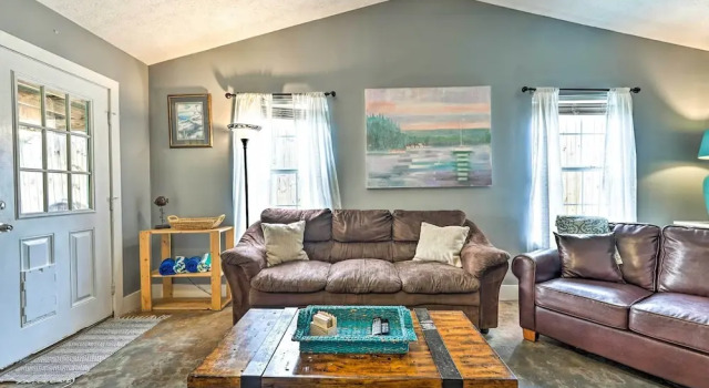 PCB Duplex w/ Patio - Steps to Beach!, Book Feriehus Hoteller i Lower Grand Lagoon med parkering, Parkering