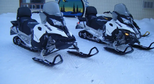 Sasagiu Rapids Lodge, Book Hotel Hotels in Manitoba with Parking, Parking