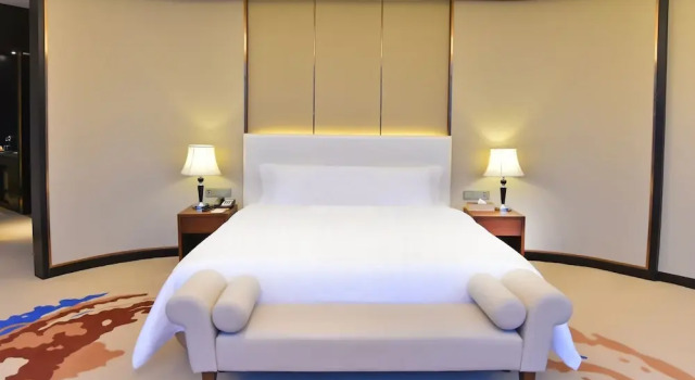 Двухместный люкс Deluxe Grand Skylight International Hotel Huizhou
