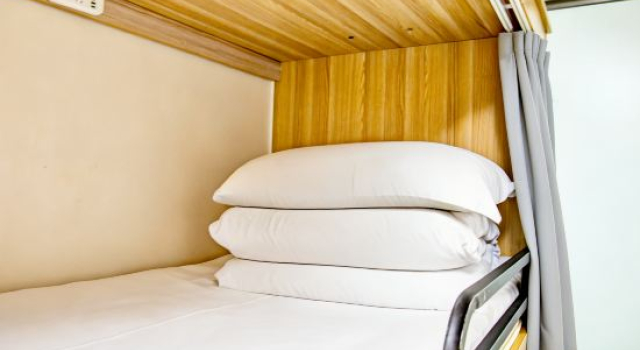 Кровать в общем номере (женский номер) Liuying Xuan Hotel (Beijing Communication University Branch)