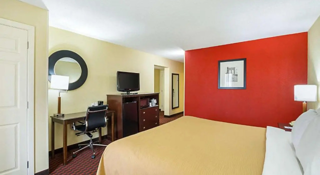 Семейный люкс с 2 комнатами Quality Inn & Suites Hagerstown