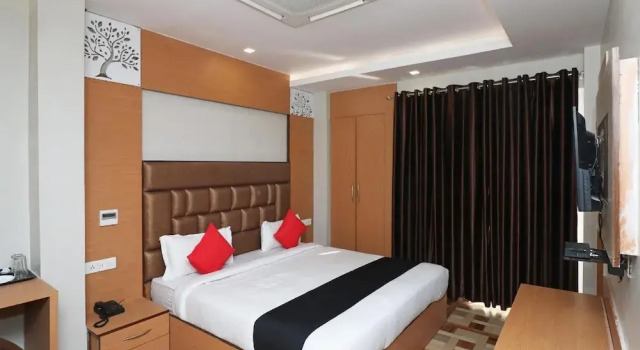 Номер Deluxe Hotel Yugantar & Banquets