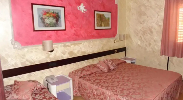 Трёхместный номер Standard Benny Hotel