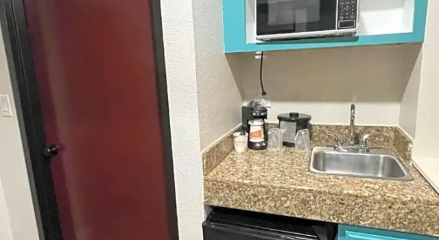 Люкс Deluxe Quality Inn & Suites Lafayette