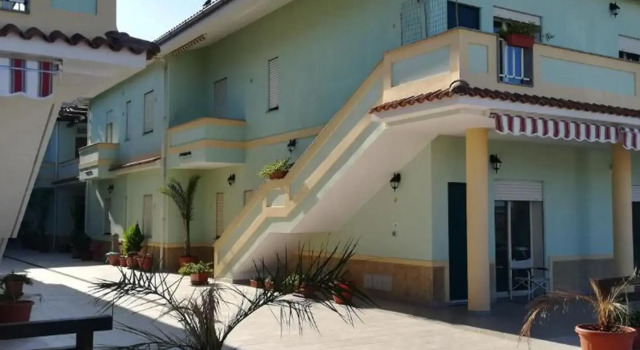 Residence Santa Barbara, Varaa Hotelli San Ferdinando Calabria