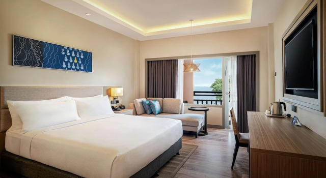 Двухместный номер Executive с балконом и с видом на море DoubleTree by Hilton Damai Laut
